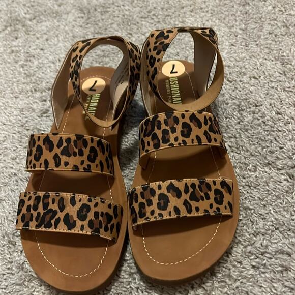 NEW Cheetah Print Sandals CUSHIONAIRE Women Indego Stretch Size‎ 7 Animal Print - Picture 5 of 16